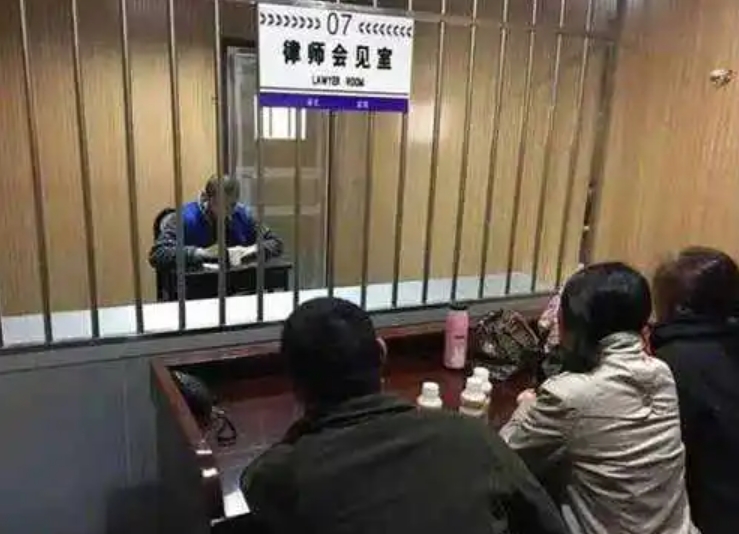 图片[2]-律师会见未成年犯罪嫌疑人是否监护人在场？-陈晓峰律师网