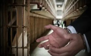 长葛人注意！陈晓峰律师解读：自首不等于免刑责，这些情况仍要坐牢！-陈晓峰律师网